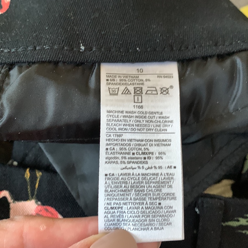 On Pixie Pant. - image 8